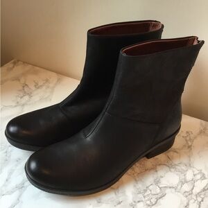 Dansko Brianne Waterproof Black Leather Boots